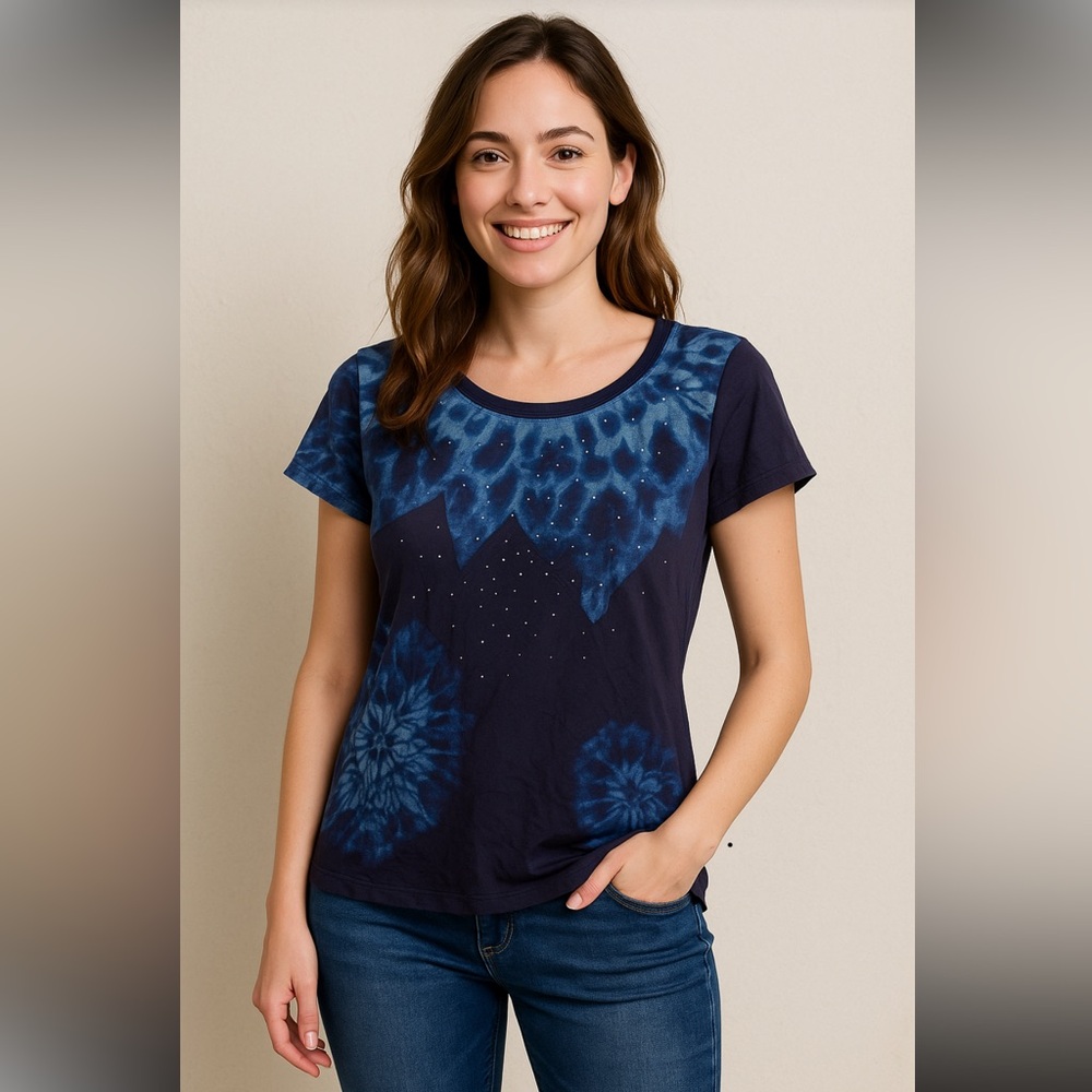 Desigual Women's Navy and Blue Patterned Tee